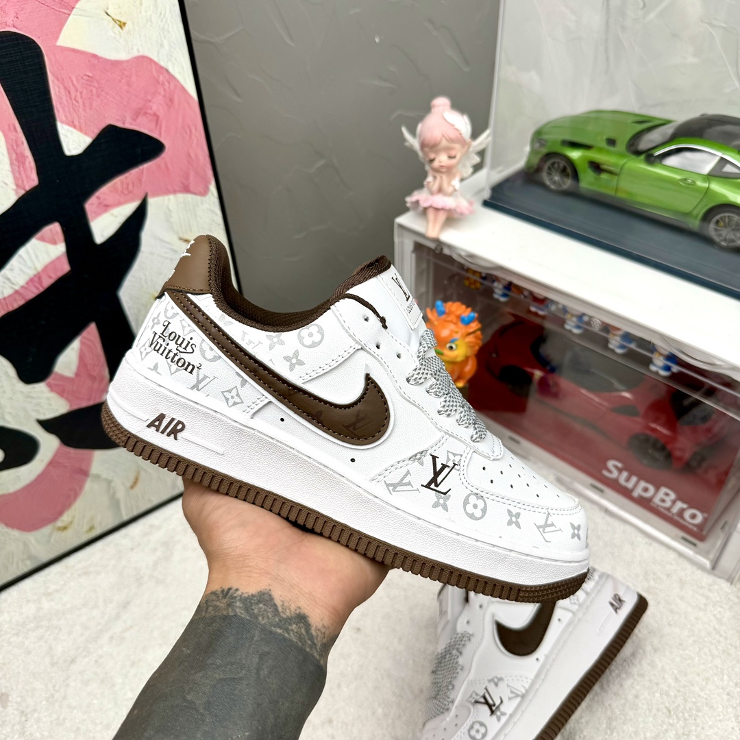 Louis Vuitton x Travis Scott x Nike Air Jordan 1 Low OG SP LV Monogram AJ1