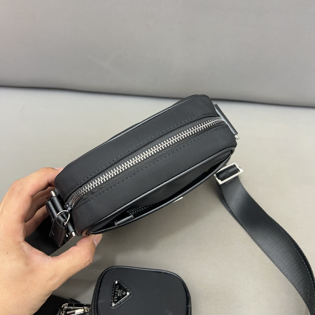 【PRADA】 メンズ カメラバッグ ショルダーバッグ 3点セット お得