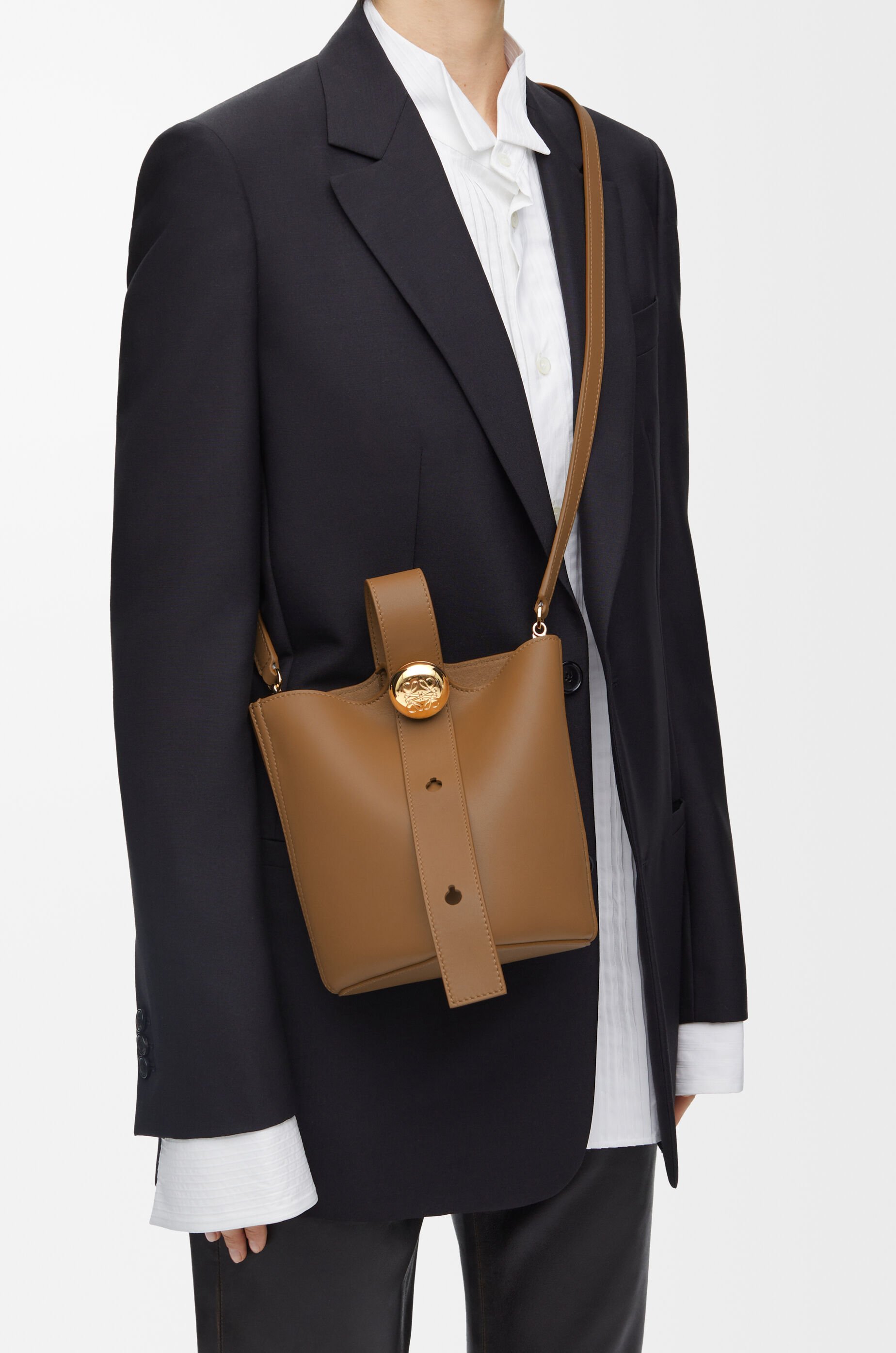 ペブル バケットバッグ ミニ（スムースカーフ）