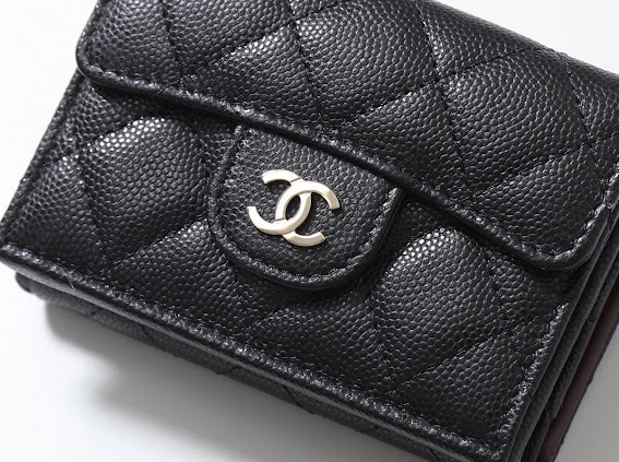 入手困難カラー♪【CHANEL】三つ折り財布 キルティングレザー