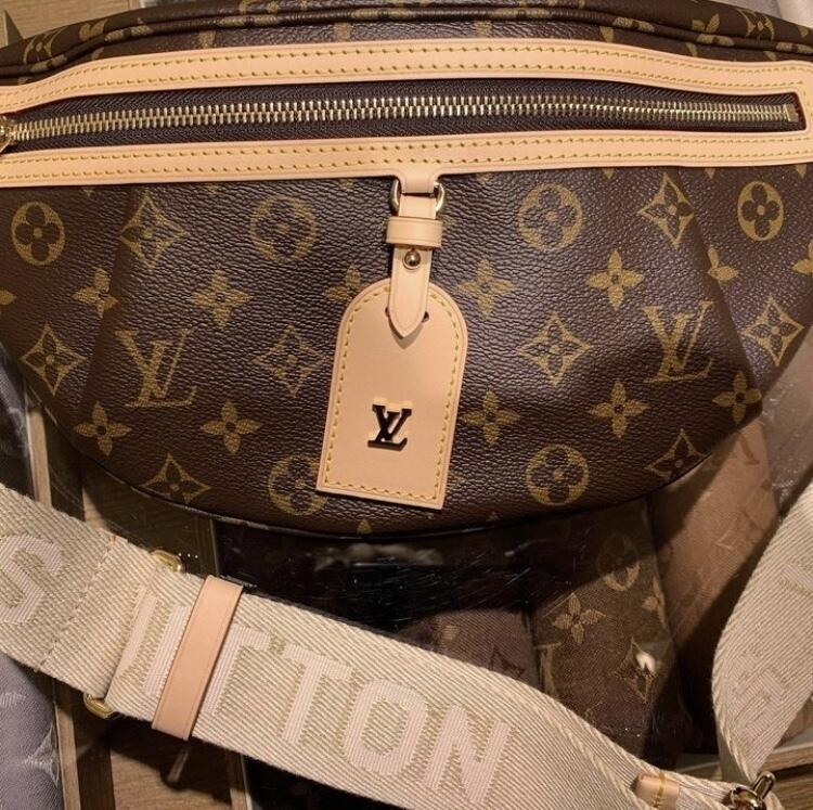 【お洒落で機能的】★LOUIS VUITTON★ショルダーバック