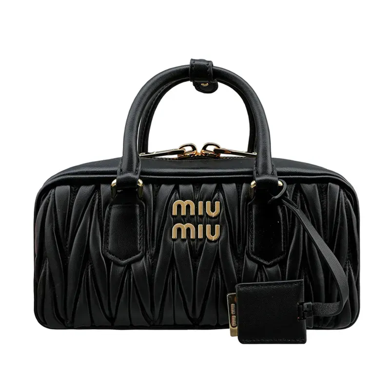 関税込み【MIIU MIU】マトラセバッグ ハンドバッグ ２Way使用