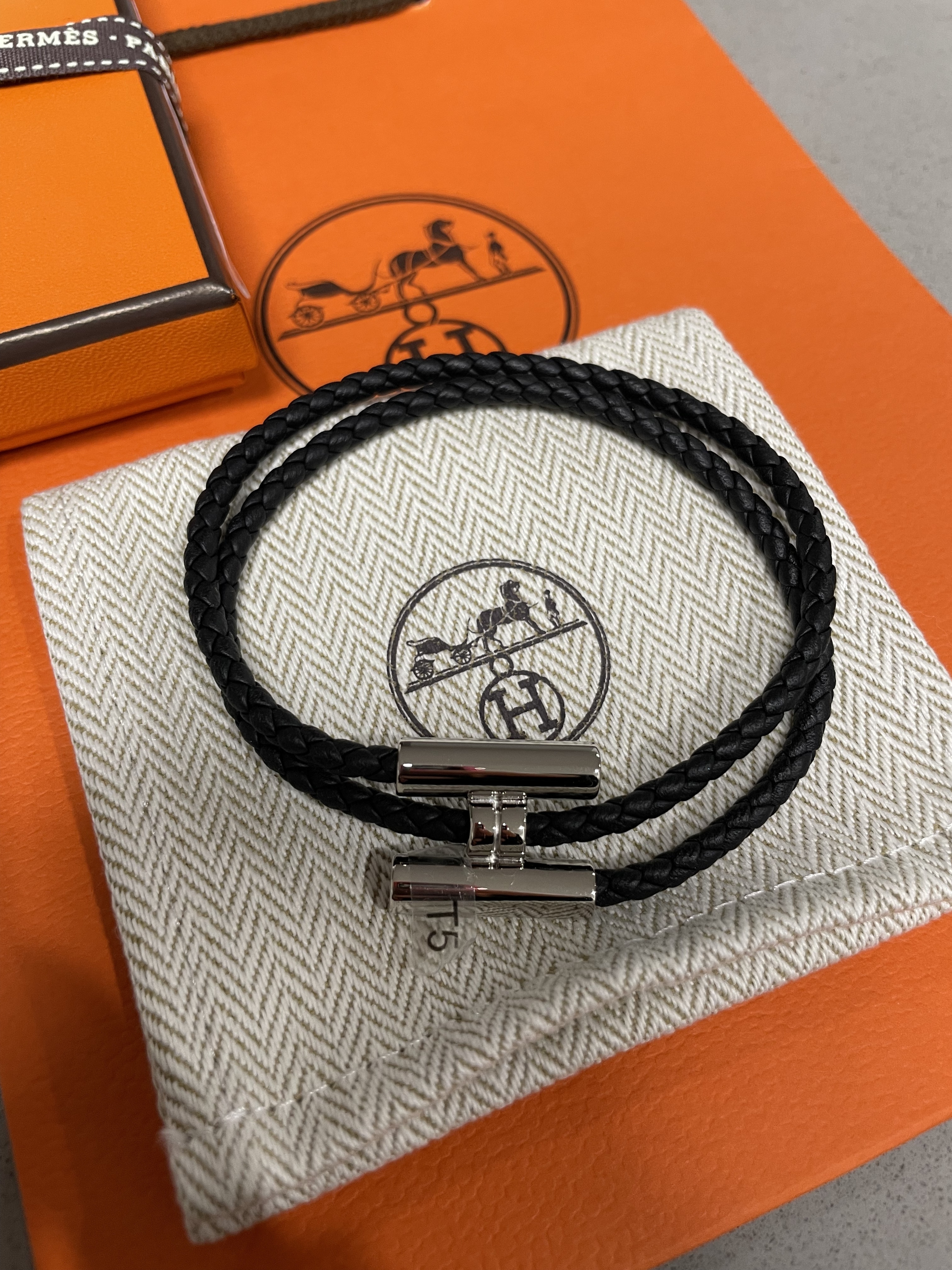 【入手困難】Hermesレザーブレスレット トゥルニ トレッセ