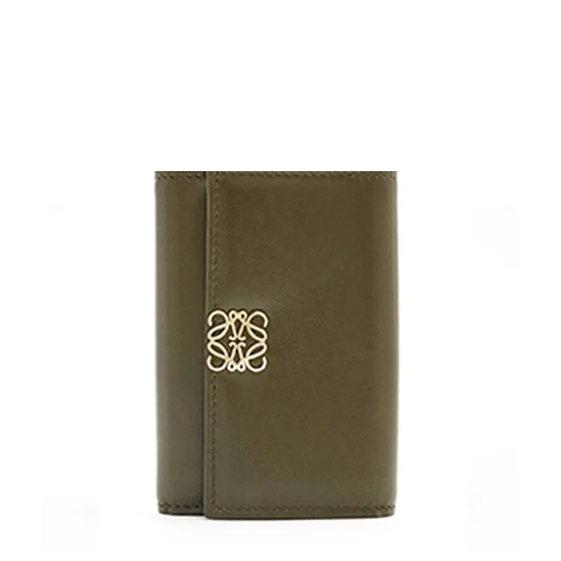 パファー アナグラム バーティカル ウォレット スモール（シャイニーナパカーフ）