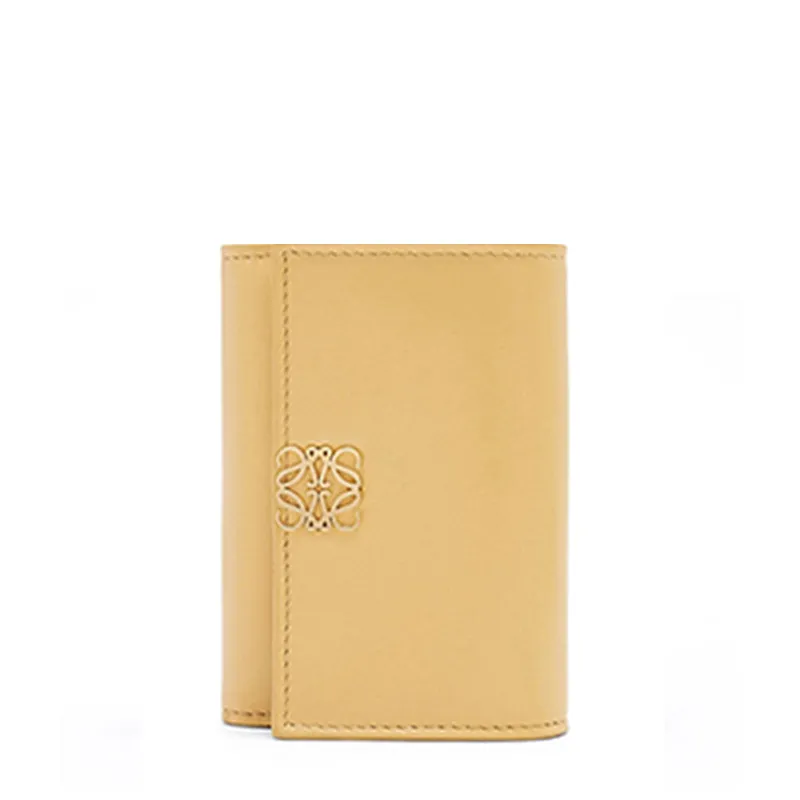 パファー アナグラム バーティカル ウォレット スモール（シャイニーナパカーフ）