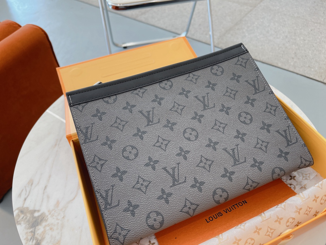 Louis Vuitton ☆ ルイヴィトン メンズポーチ、クラッチ、セカンドバッグ