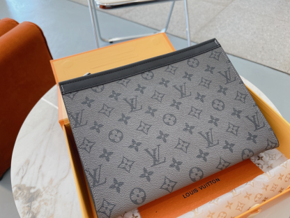 Louis Vuitton ☆ ルイヴィトン メンズポーチ、クラッチ、セカンドバッグ