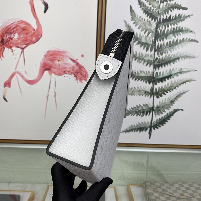 Louis Vuitton（ルイヴィトン）ポシェット・ヴォワヤージュ MM M30420