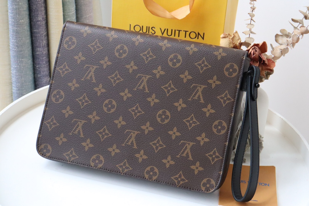 Louis Vuitton ポシェット・A4 Sロック モノグラム