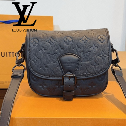 Louis Vuitton これは、背負う人のセンスを選ばない、良い意味での「無個性」