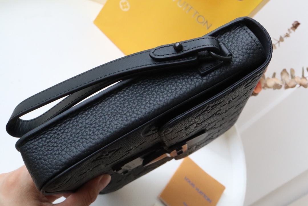 Louis Vuitton ルイヴィトン SロックA4ポーチクラッチ