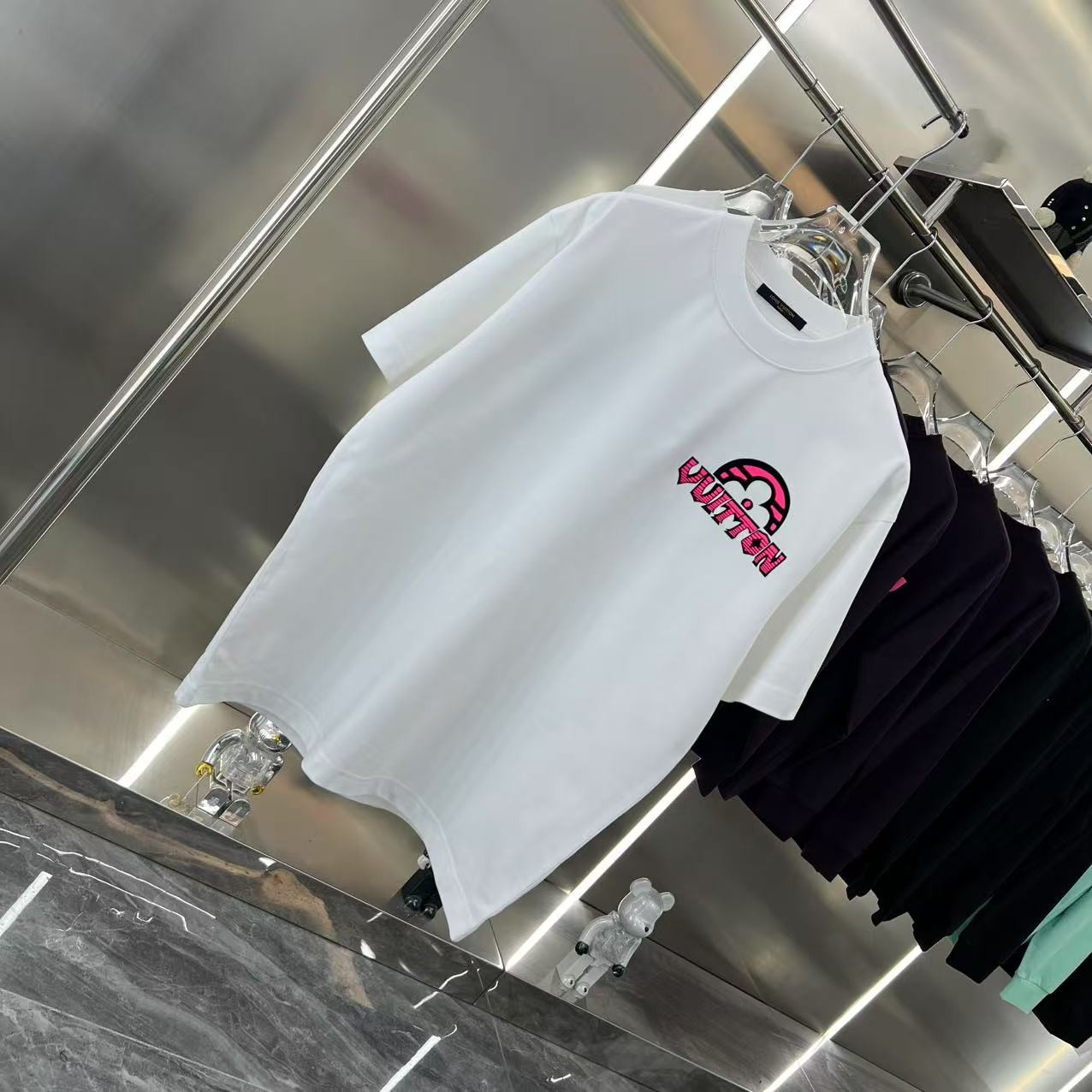 LOUIS VUITTON 2025春夏新作 植毛+立体シリコンサークルカラー半袖Tシャツ ホワイト