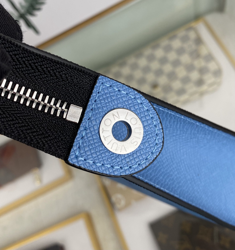 Louis Vuitton（ルイヴィトン）ヴォワヤージュ MM クラッチバッグ M30761