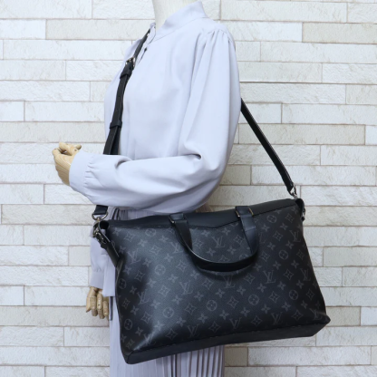ルイヴィトン LOUIS VUITTON エクスプローラー エクリプス ショルダーバッグ モノグラムキャンバス ブラック ユニセックス