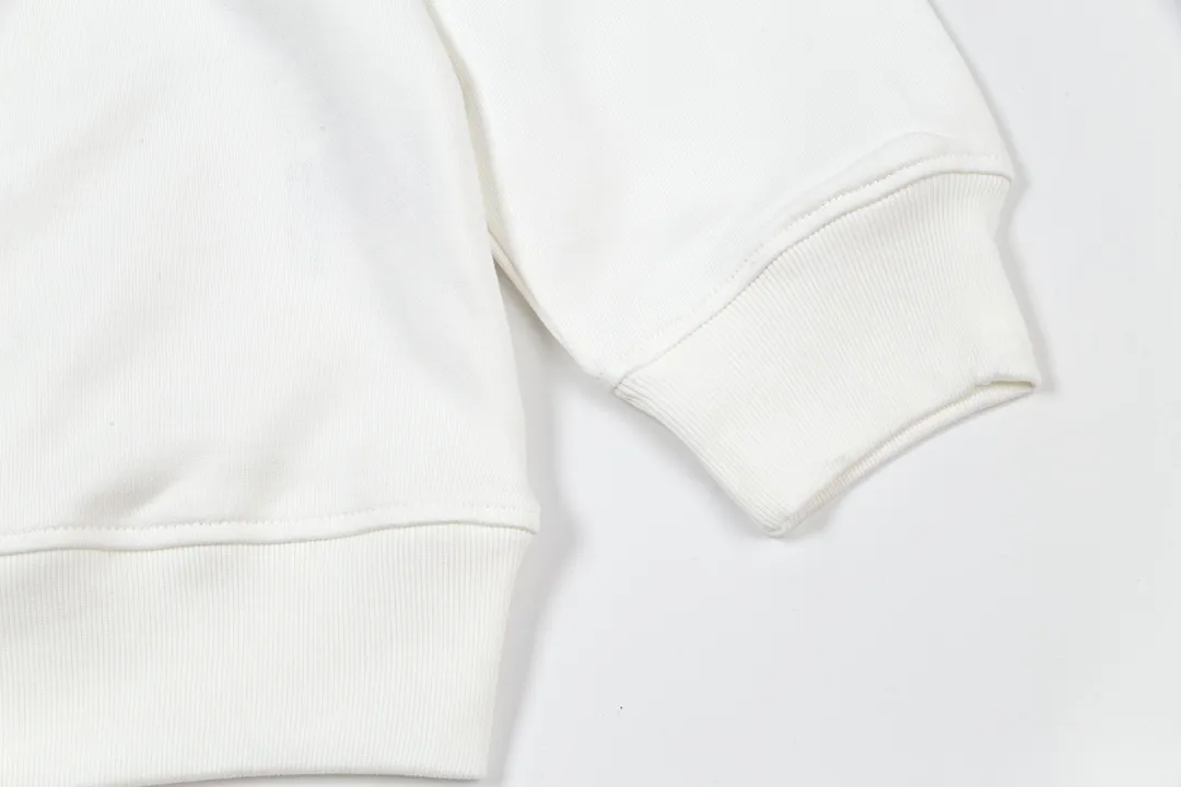 【PRADA公式旗艦店】ご好評に付き再入荷！！