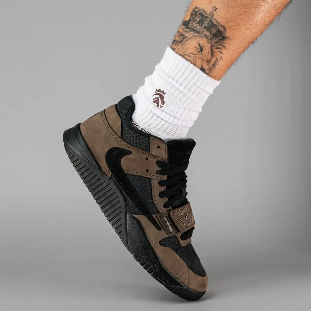 🔥【2024年 11/16 発売予定】TRAVIS SCOTT NIKE JORDAN JUMPMAN JACK TR “Dark Mocha/Black”