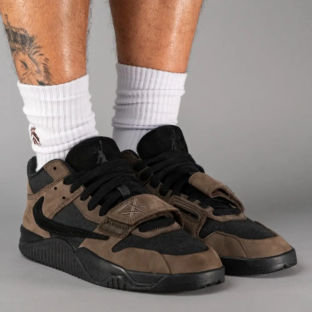 🔥【2024年 11/16 発売予定】TRAVIS SCOTT NIKE JORDAN JUMPMAN JACK TR “Dark Mocha/Black”