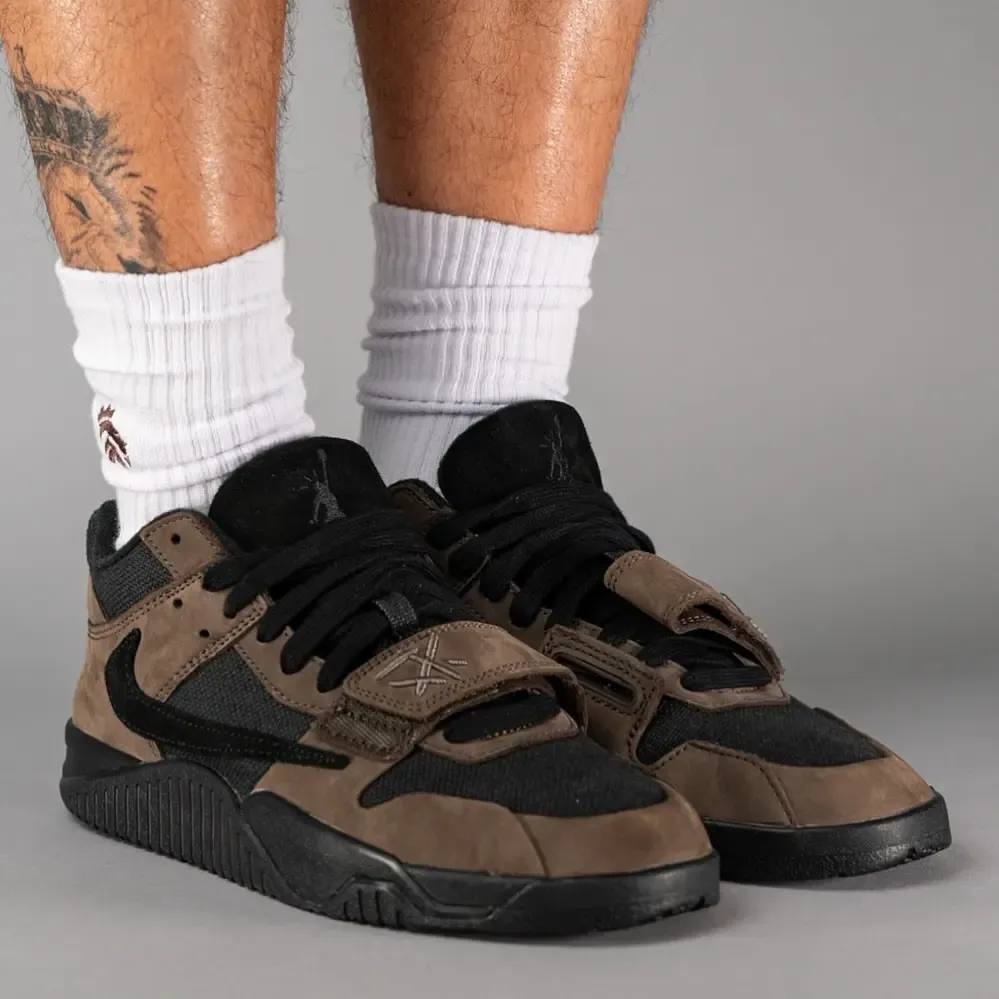 🔥【2024年 11/16 発売予定】TRAVIS SCOTT NIKE JORDAN JUMPMAN JACK TR “Dark Mocha/Black”