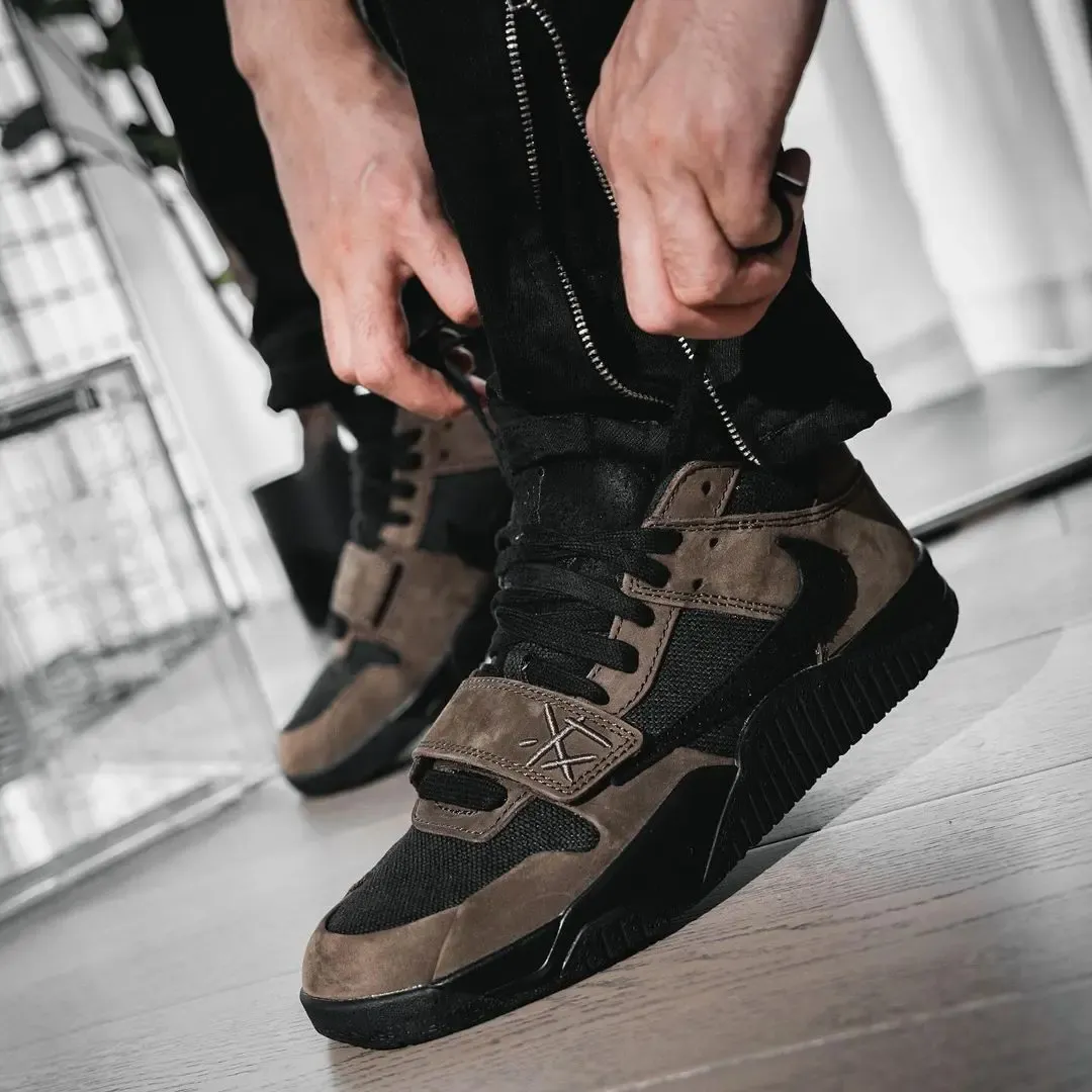 🔥【2024年 11/16 発売予定】TRAVIS SCOTT NIKE JORDAN JUMPMAN JACK TR “Dark Mocha/Black”