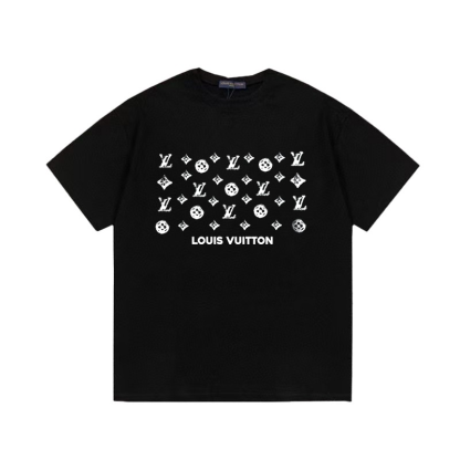LOUIS VUITTON ルイ・ヴィトン ロゴ、クラシックパターン、サッカー柄プリント ユニセックス 半袖Tシャツ（ブラック/ホワイト）