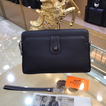 Hermesエルメス・レザークラッチバック