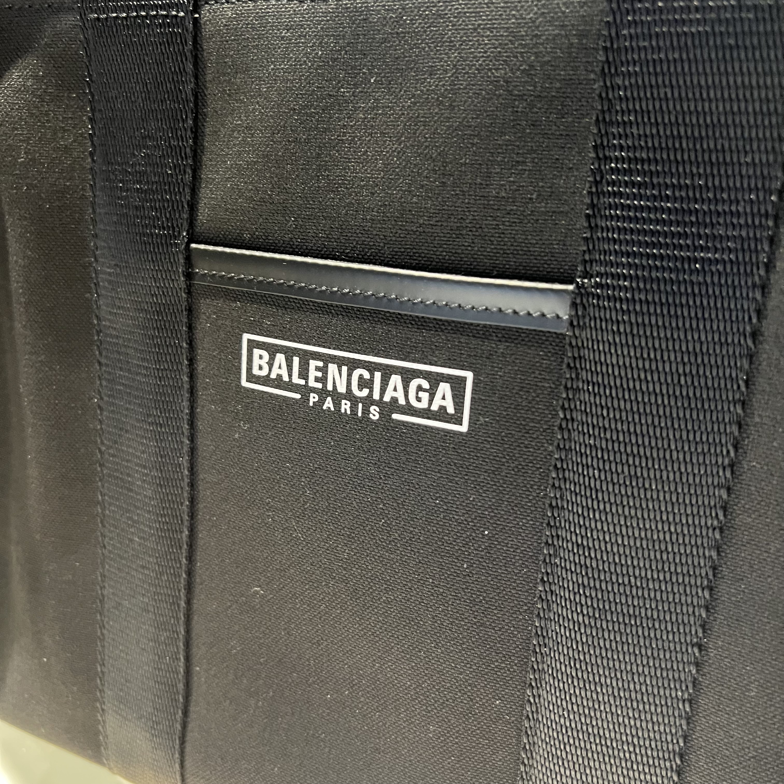 【バレンシアガ】超セール！ハードウェア トートバッグ UNISEX