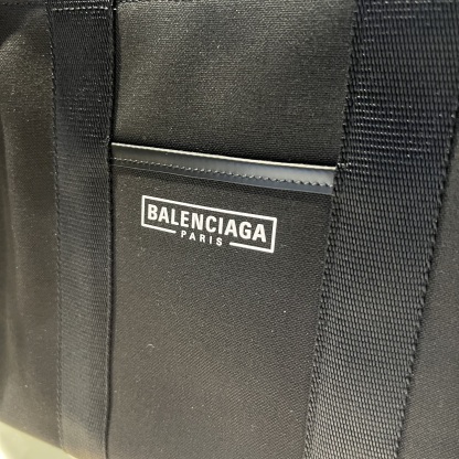 【バレンシアガ】超セール！ハードウェア トートバッグ UNISEX