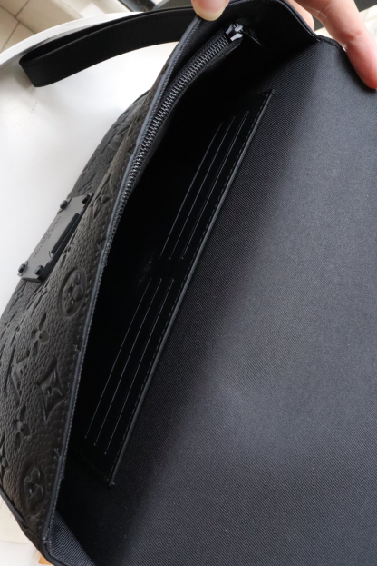 Louis Vuitton ルイヴィトン SロックA4ポーチクラッチ