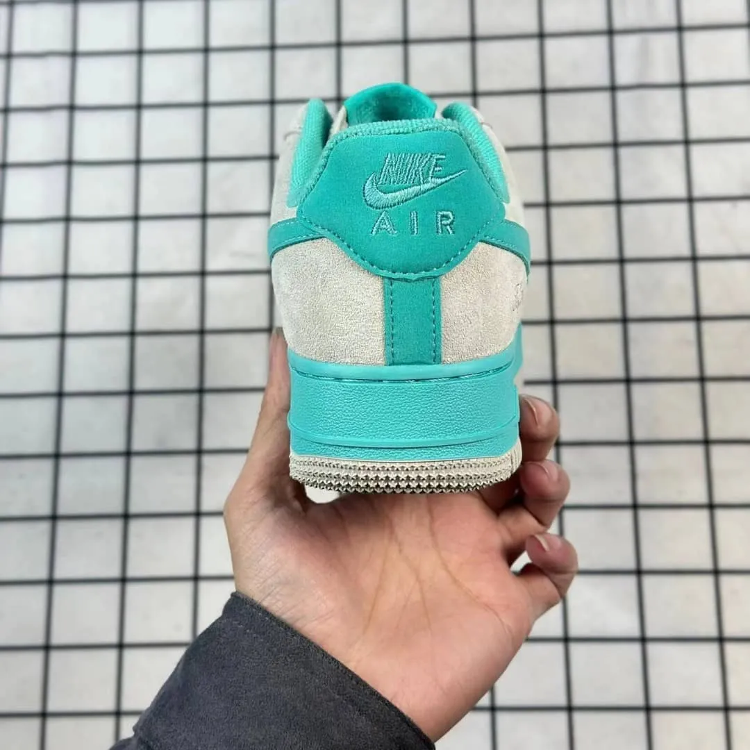 【NIKE X TIFFANY】★日本国内では未発売💓 AIR FORCE 1 LOWが新たなカスタムシューズで再登場★超人気■男女兼用