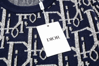 【DIOR 公式旗艦店】ディオール セーター好評に付き再入荷！ 240929