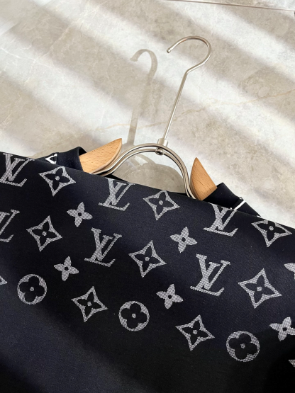 LOUIS VUITTON ユニセックス ロングスリーブ スウェット