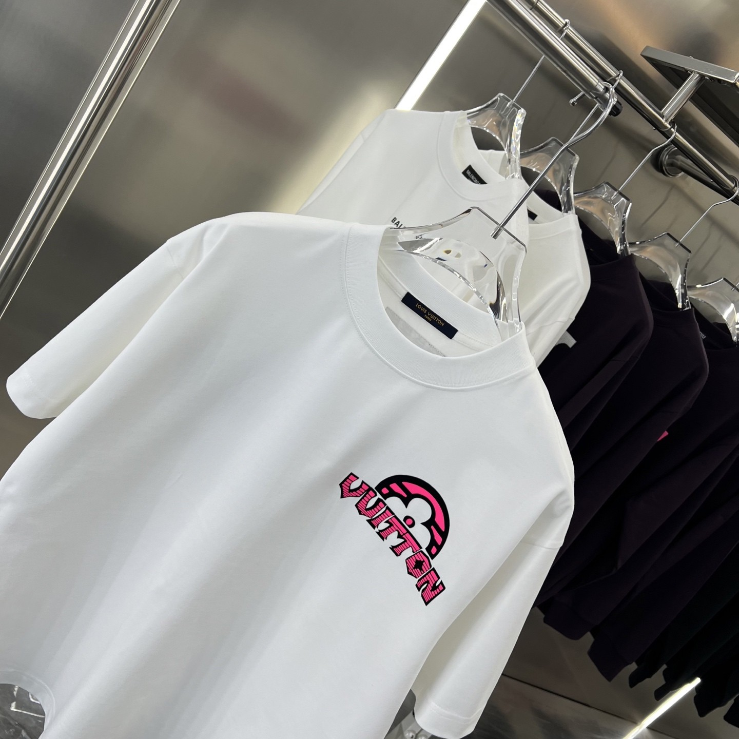 LOUIS VUITTON 2025春夏新作 植毛+立体シリコンサークルカラー半袖Tシャツ ホワイト