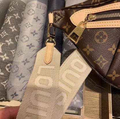 【お洒落で機能的】★LOUIS VUITTON★ショルダーバック