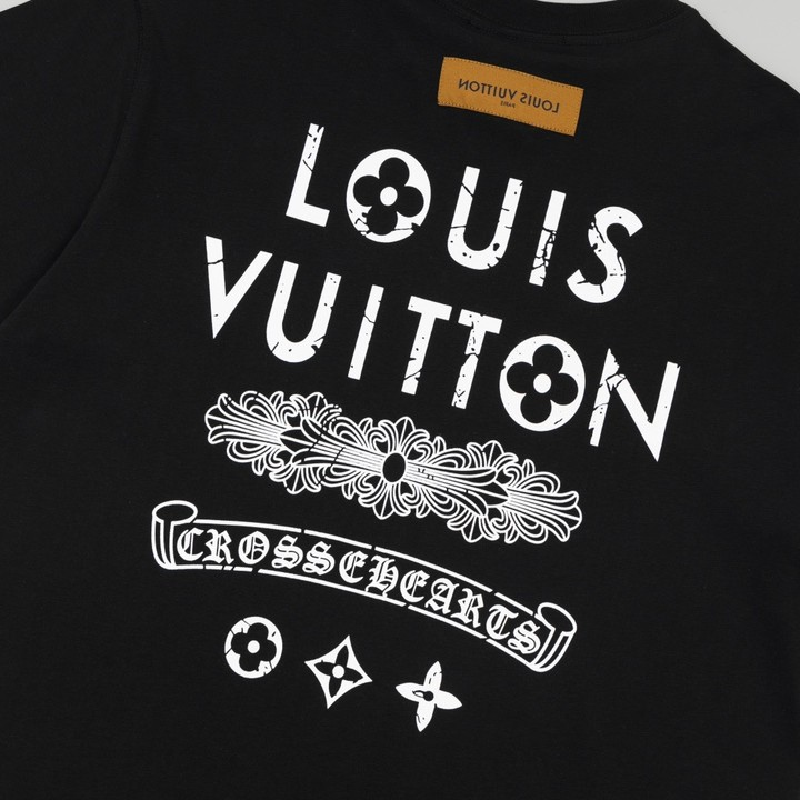 LOUIS VUITTON x Chrome Hearts コラボレーション、26SS 限定版ロゴプリントTシャツ