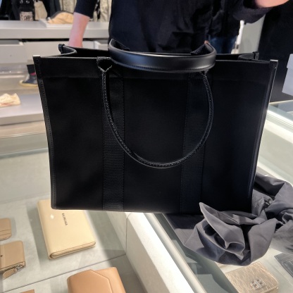 【バレンシアガ】超セール！ハードウェア トートバッグ UNISEX