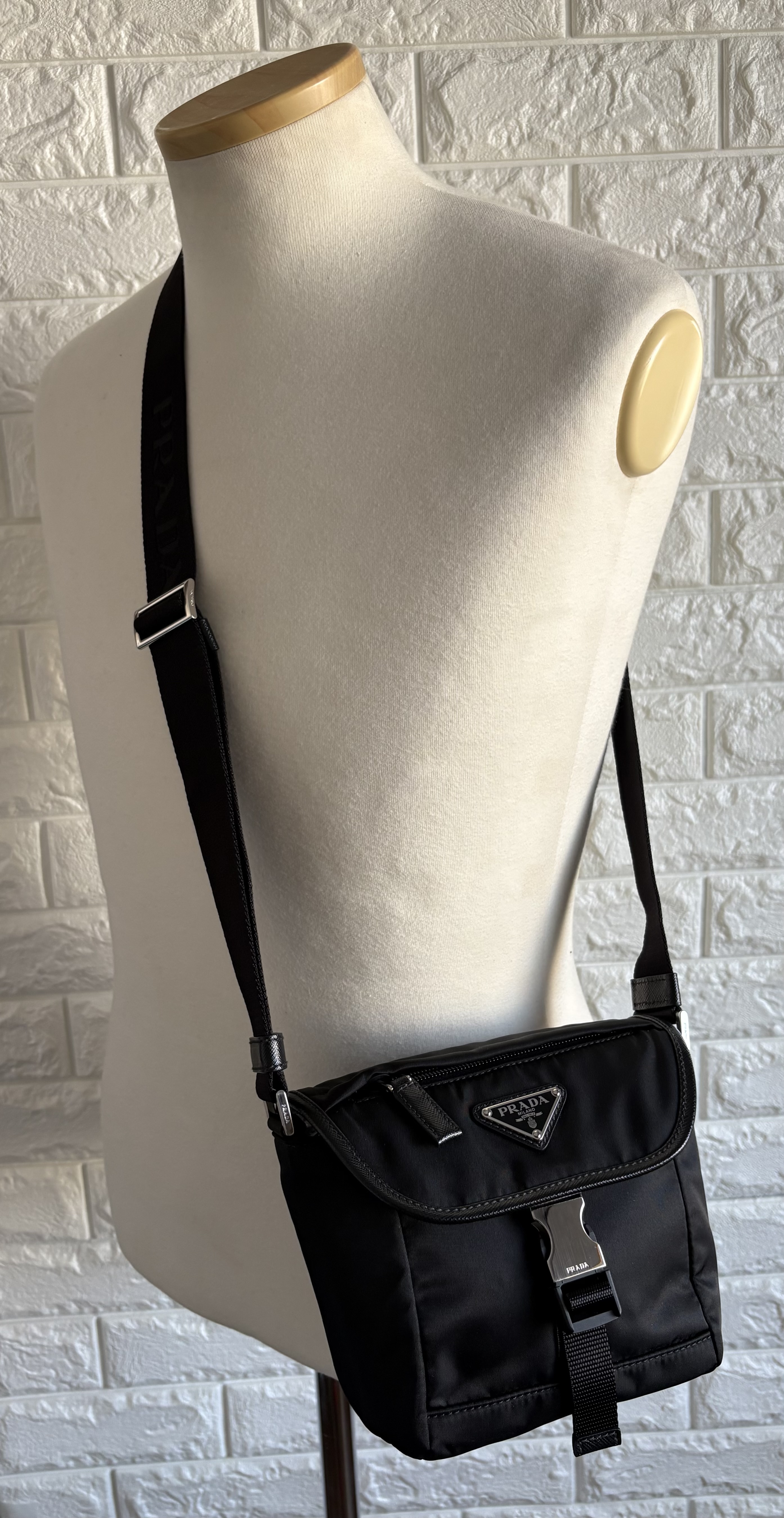 PRADA 2VD070 Re-Nylon xサフィアーノレザー ショルダーバッグ