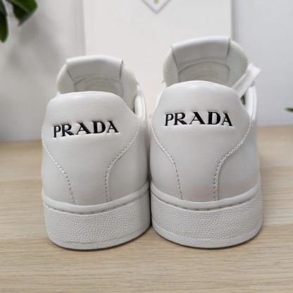 6万取引突破★UPS速達便利用！【PRADA】2EG400 3ON8_スニーカー