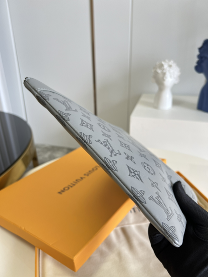 LOUIS VUITTON ポシェット・ディスバリーGM グレーM81385