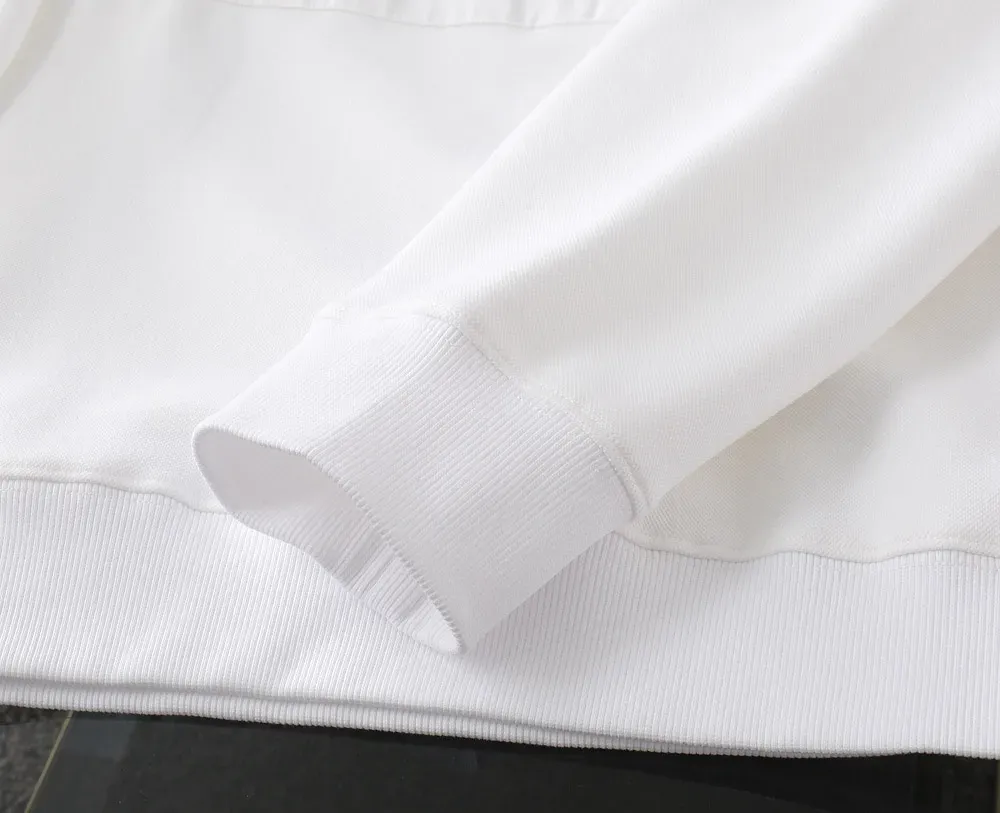 【PRADA 公式旗艦店】好評に付き再入荷！！