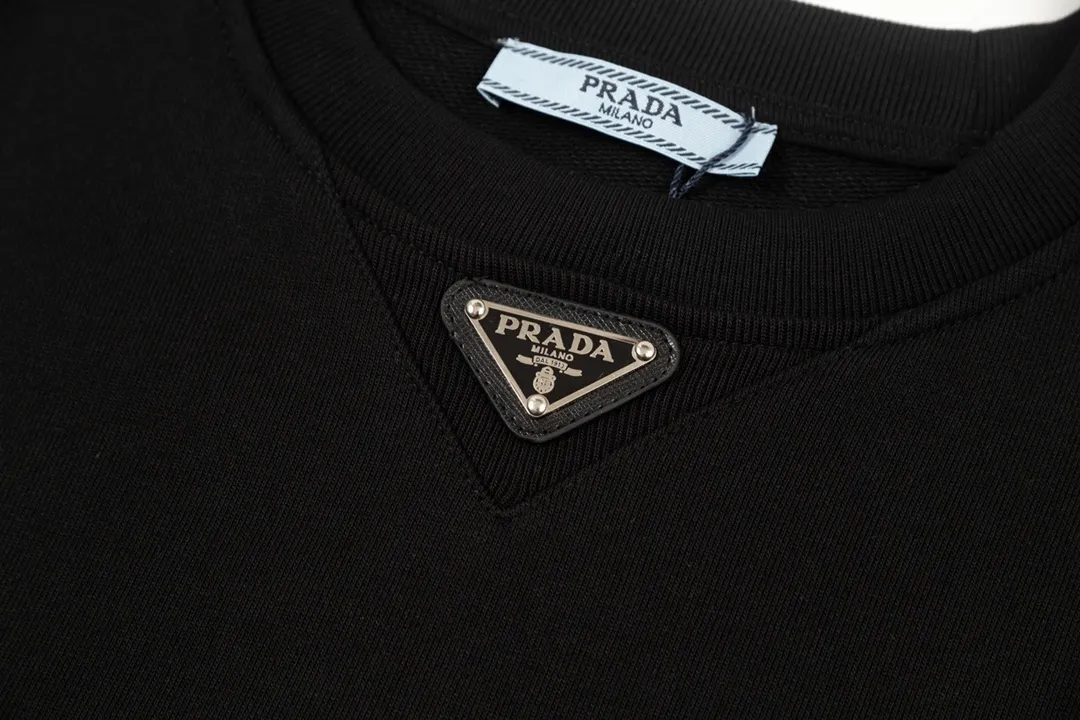 【PRADA公式旗艦店】ご好評に付き再入荷！！