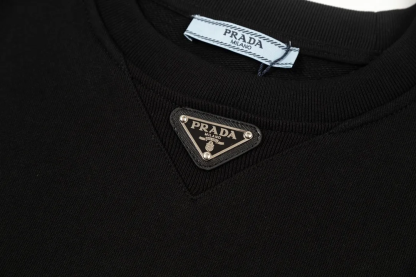 【PRADA公式旗艦店】ご好評に付き再入荷！！