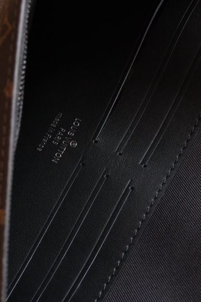 Louis Vuitton ポシェット・A4 Sロック モノグラム