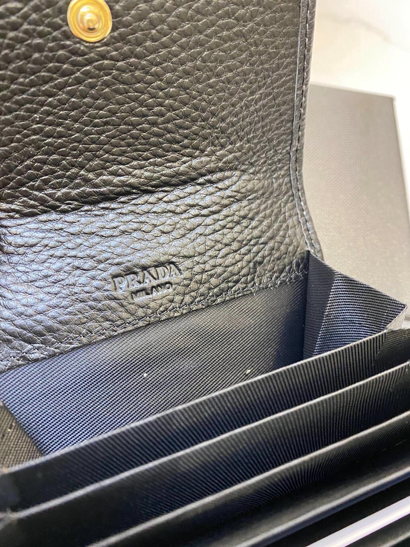 PRADA・ウォレット 財布 小銭入り wallet 大容量 多機能