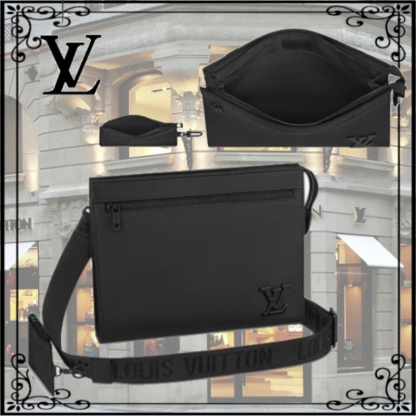 Louis Vuitton メッセンジャー・ヴォワヤージュ 黒