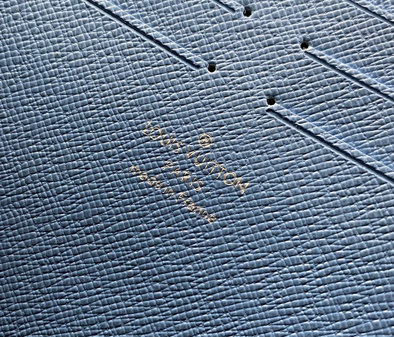 Louis Vuitton（ルイヴィトン）ヴォワヤージュ MM クラッチバッグ M30761