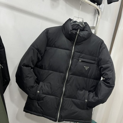 PRADA スタンドカラーダウンジャケット