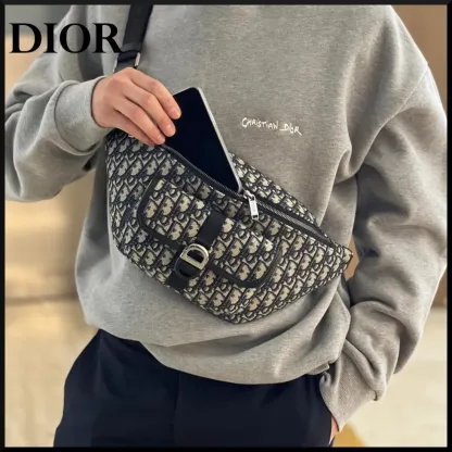 【気軽に持ち歩けるサイズ☆】 Dior 8 ベルトバッグ　ベージュ