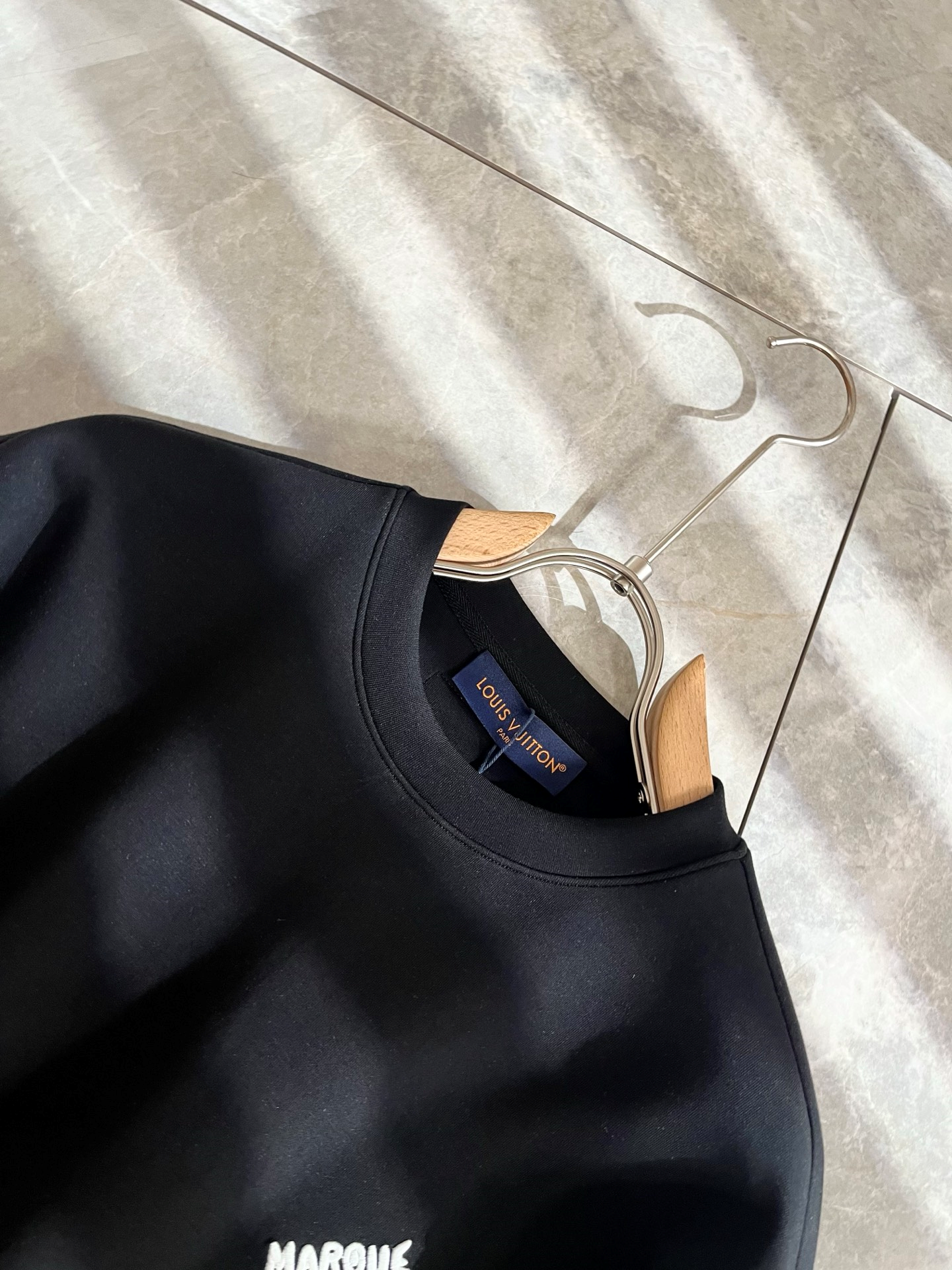 LOUIS VUITTON バックロゴ ユニセックス プルオーバー