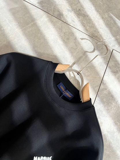 LOUIS VUITTON バックロゴ ユニセックス プルオーバー