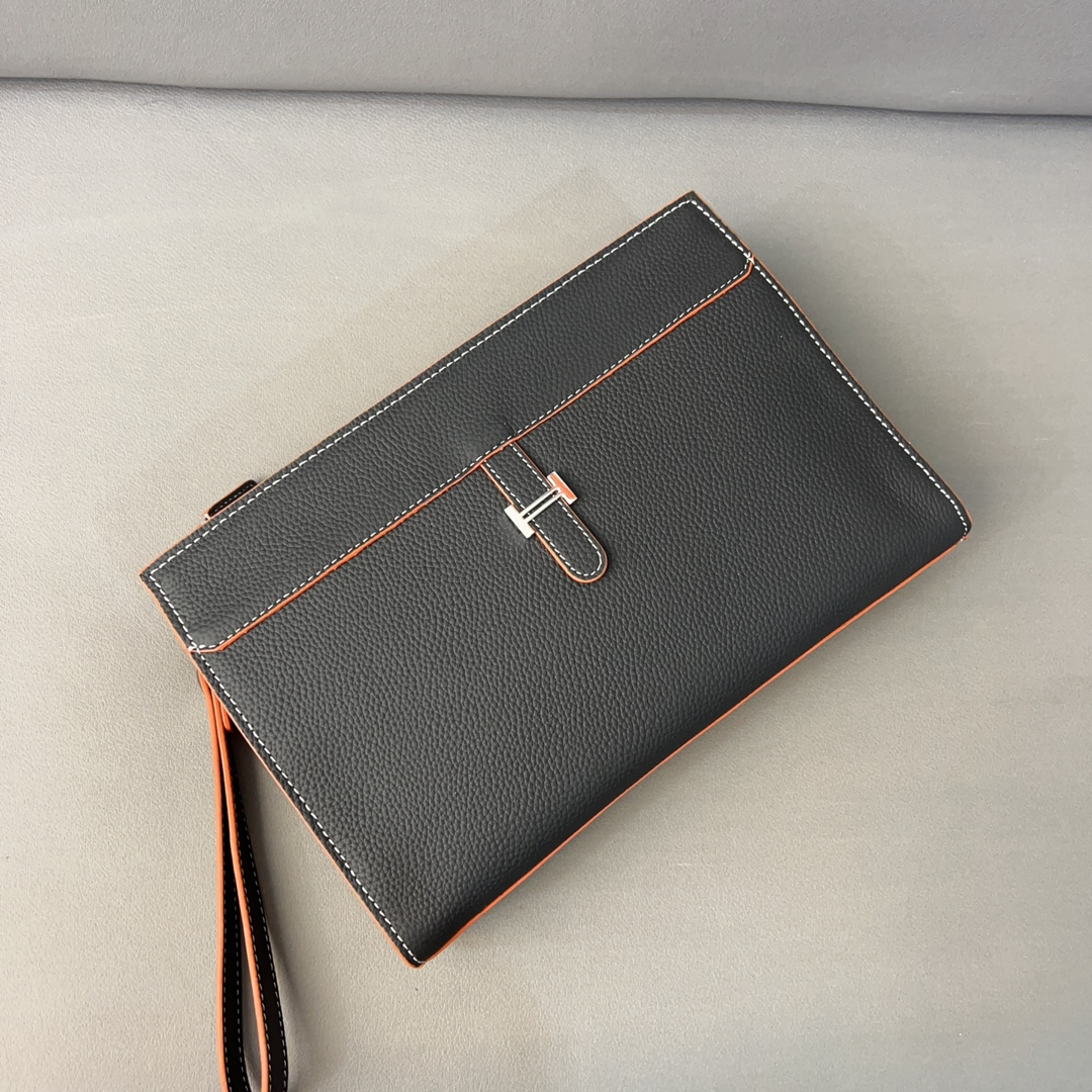 Hermesエルメス・レザークラッチバック